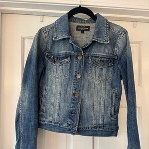 J crew Jean jacket
Side pockets
Cropped
XXS